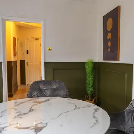 5C- Stylish Urban Retreat - Spacious 2 Bed Flat London Exterior photo