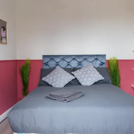 5C- Stylish Urban Retreat - Spacious 2 Bed Flat London Exterior photo