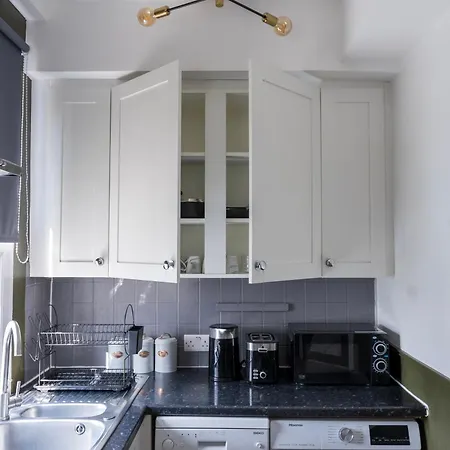 5C- Stylish Urban Retreat - Spacious 2 Bed Flat London Exterior photo