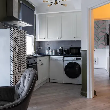 5C- Stylish Urban Retreat - Spacious 2 Bed Flat London Exterior photo