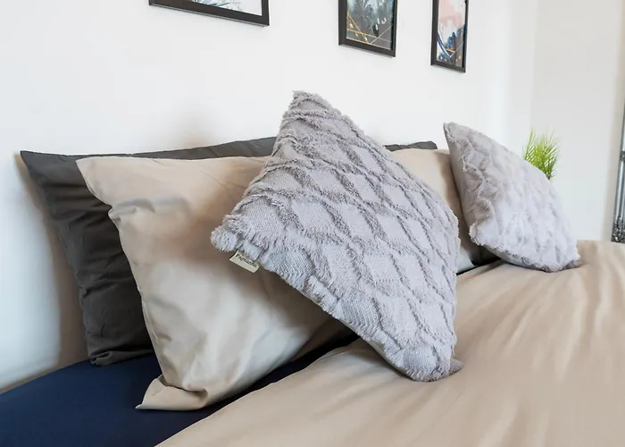 5C- Stylish Urban Retreat - Spacious 2 Bed Flat
