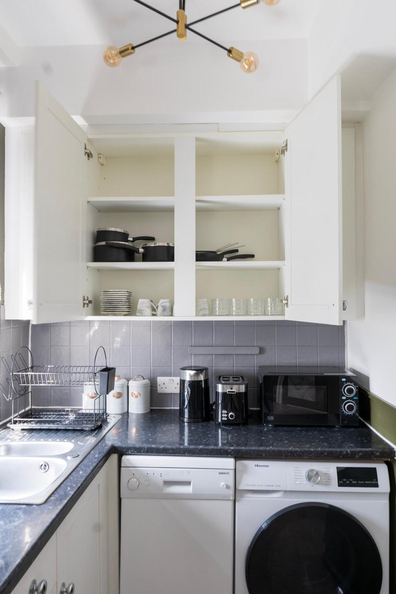Apartamento 5c- Stylish Urban Retreat - Spacious 2 Bed Flat