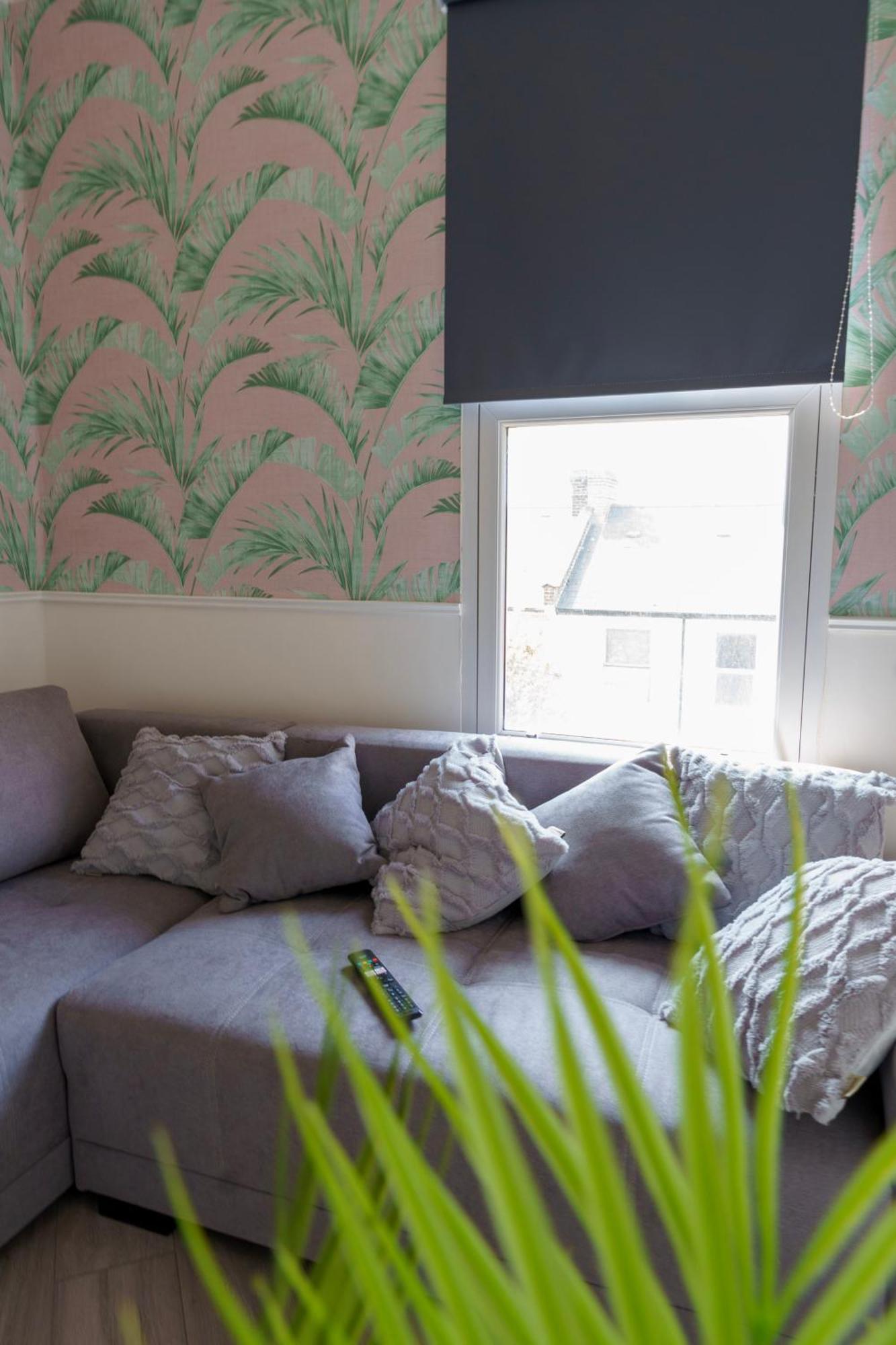 Apartamento 5c- Stylish Urban Retreat - Spacious 2 Bed Flat